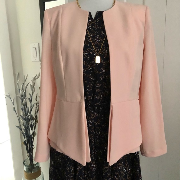 🎊Closet Clear Out 🎊 3 items minimum ( clothings only) - Picture 6 of 7